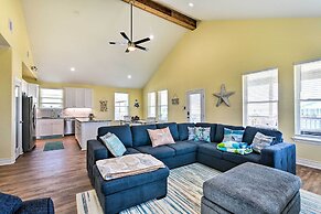 Walk to Sea Isle Beach: Retreat w/ Deck + Patio!