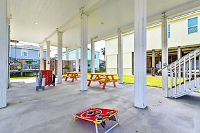 Walk to Sea Isle Beach: Retreat w/ Deck + Patio!