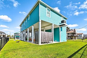 Walk to Sea Isle Beach: Retreat w/ Deck + Patio!