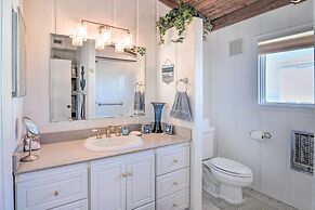 Waterfront Deck: Charming Galveston Home!