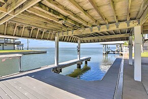 Waterfront Deck: Charming Galveston Home!