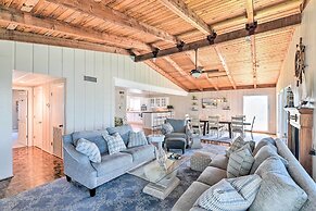 Waterfront Deck: Charming Galveston Home!