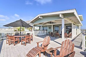 Waterfront Deck: Charming Galveston Home!