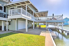 Waterfront Deck: Charming Galveston Home!