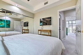 Bright & Airy Lahaina Condo - Walk to Beach!