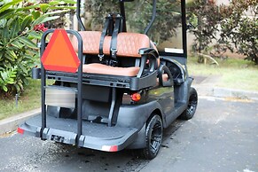 Bright & Airy Lahaina Condo - Walk to Beach!