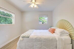 Boho-chic Sarasota Hideaway: Yard & Fire Pit!
