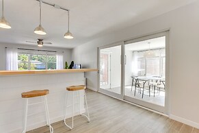 Boho-chic Sarasota Hideaway: Yard & Fire Pit!