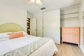 Boho-chic Sarasota Hideaway: Yard & Fire Pit!