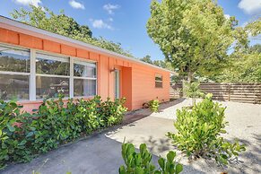 Boho-chic Sarasota Hideaway: Yard & Fire Pit!