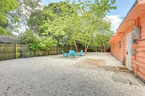 Boho-chic Sarasota Hideaway: Yard & Fire Pit!