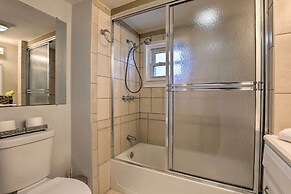 Central Sarasota Home: 8 Mi to Siesta Key!