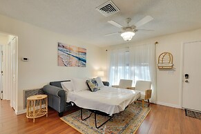 Calming Getaway: 9 Mi to Clearwater Beach!