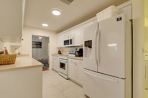 Calming Getaway: 9 Mi to Clearwater Beach!