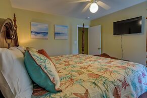 Breezy Fort Walton Townhome ~ 5 Mi to Beach!