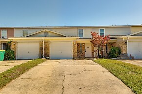 Breezy Fort Walton Townhome ~ 5 Mi to Beach!