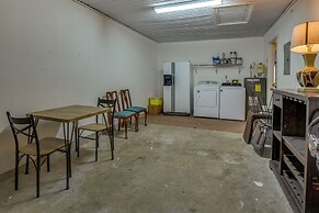 Breezy Fort Walton Townhome ~ 5 Mi to Beach!