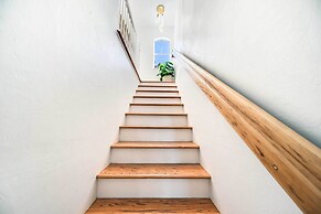 Modern Naples Oasis w/ Saltwater Pool & Jacuzzi!