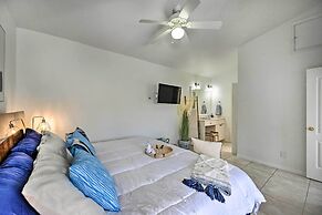 Modern Naples Oasis w/ Saltwater Pool & Jacuzzi!