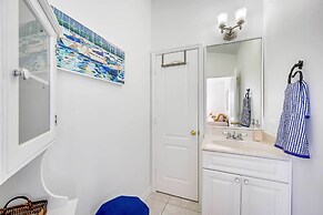 Modern Naples Oasis w/ Saltwater Pool & Jacuzzi!