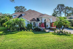 Modern Naples Oasis w/ Saltwater Pool & Jacuzzi!