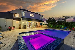 Modern Naples Oasis w/ Saltwater Pool & Jacuzzi!