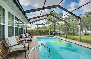 Spring Hill Retreat w/ Heated Pool & 4-in-1 Grill