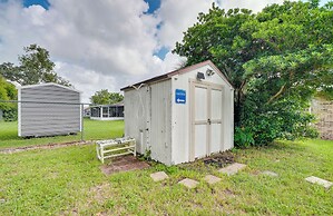 Spring Hill Retreat w/ Heated Pool & 4-in-1 Grill