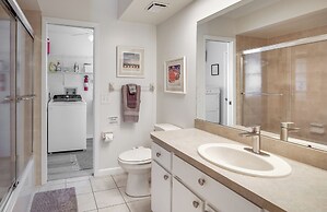 Spring Hill Retreat w/ Heated Pool & 4-in-1 Grill