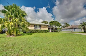 Spring Hill Retreat w/ Heated Pool & 4-in-1 Grill