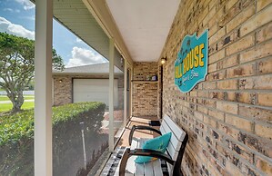 Spring Hill Retreat w/ Heated Pool & 4-in-1 Grill