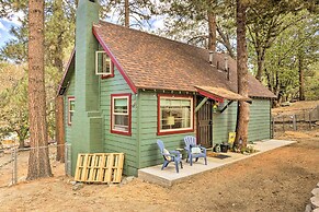 Wrightwood Cabin w/ Cozy Interior!