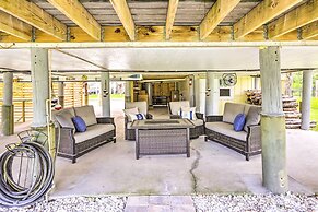 Waterfront Home: Spectacular On-site Fishing!