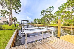 Waterfront Home: Spectacular On-site Fishing!