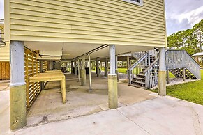 Waterfront Home: Spectacular On-site Fishing!