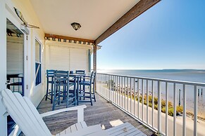 Oceanfront Oasis in Cedar Key w/ 2 Balconies!