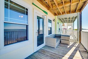 Oceanfront Oasis in Cedar Key w/ 2 Balconies!