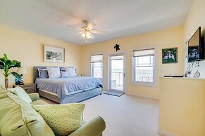 Oceanfront Oasis in Cedar Key w/ 2 Balconies!
