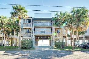 Cedar Key Condo w/ Balcony & Gulf Views!