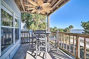 Cedar Key Condo w/ Balcony & Gulf Views!