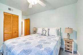 Cedar Key Condo w/ Balcony & Gulf Views!