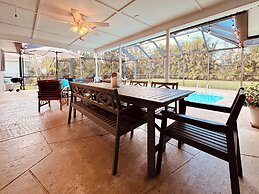 Saltwater Pool & Dog Friendly: The Cape Escape