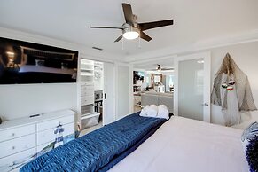 Punta Gorda Getaway w/ Canal Access & Lanai!