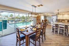 Punta Gorda Getaway w/ Canal Access & Lanai!