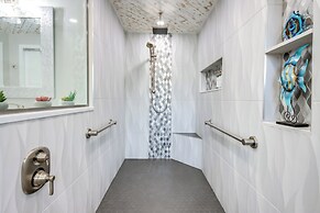 Punta Gorda Getaway w/ Canal Access & Lanai!