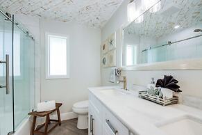 Punta Gorda Getaway w/ Canal Access & Lanai!