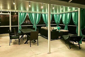 Punta Gorda Getaway w/ Canal Access & Lanai!