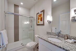 Townhome w/ Lanai ~ 9 Mi to Disney!