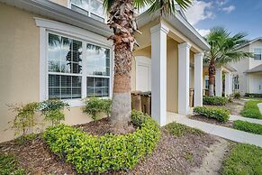 Townhome w/ Lanai ~ 9 Mi to Disney!