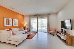 Townhome w/ Lanai ~ 9 Mi to Disney!